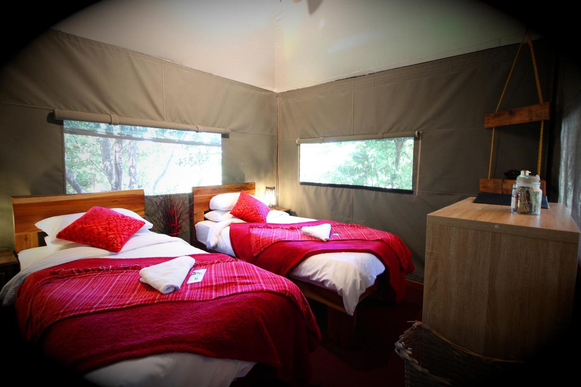 Mali Boutique Lodge & Tube 'N Axe Budget Accommodation Stormsrivier Phòng bức ảnh