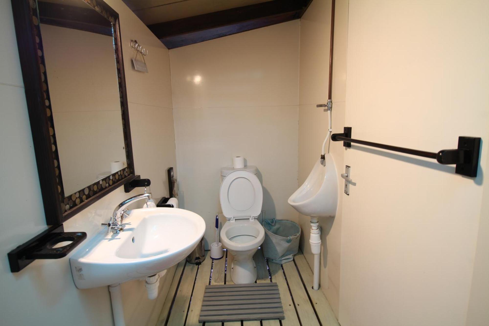Mali Boutique Lodge & Tube 'N Axe Budget Accommodation Stormsrivier Phòng bức ảnh